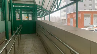 В Почепе на работника склада упал большой мешок с картофелем из-за обрыва лебёдки