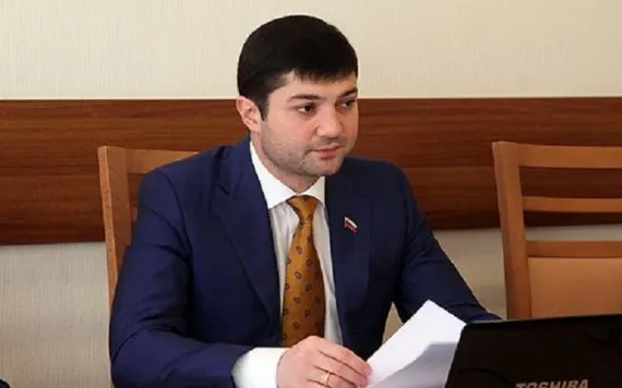 Брянского депутата обвинили в пьяном дебоше