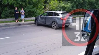 В Бежицком районе произошло ДТП, затруднив проезд другим водителям