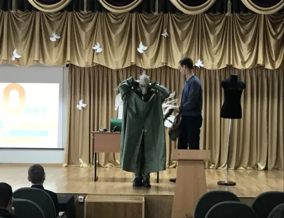 Брянские сотрудники МЧС продолжают проводить открытые уроки в школах