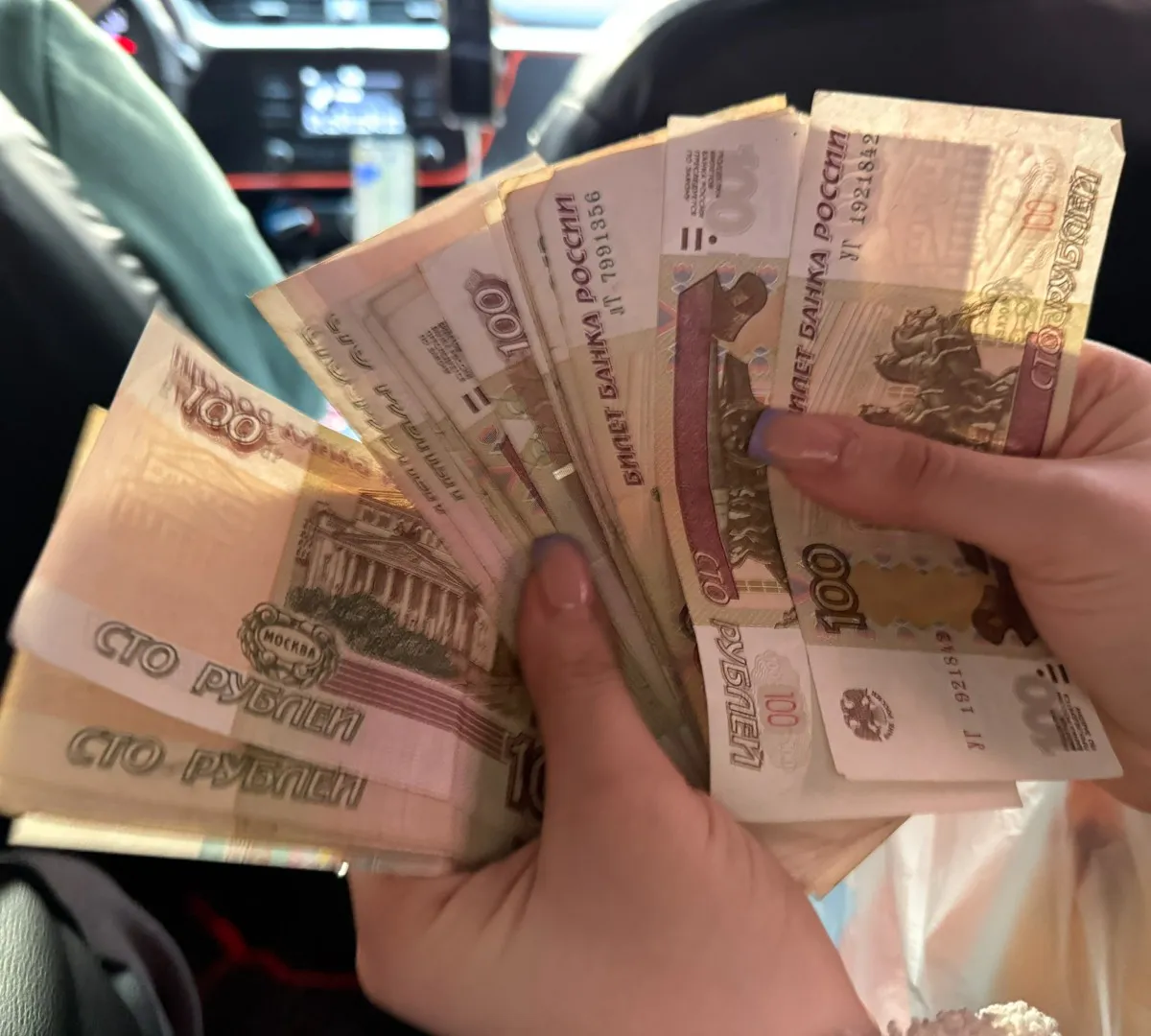 В Унечском районе предприятие обязали выплатить сотруднику долг по зарплате