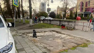 В Брянске предприниматель самостоятельно убрал два незаконных торговых павильона