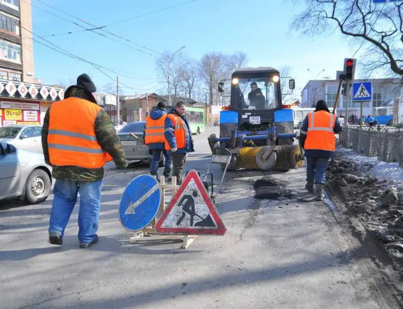 В Советском районе Брянска отремонтировано свыше 250 кв. м дорог за два дня