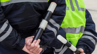 На брянского водителя завели уголовное дело за взятку инспектору ДПС