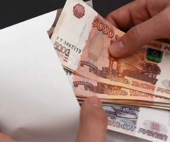 Брянскую компанию оштрафовали за взятку замдиректора управления капстроительства