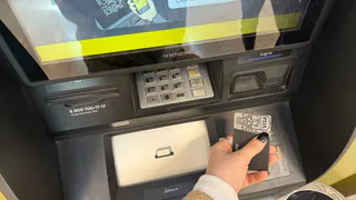 В Брянске 18-летнего парня осудили за продажу банковской карты для незаконных операций