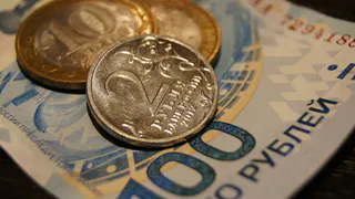 В Брянске на уборку мусорных навалов у контейнерных площадок направят еще 2,7 млн рублей