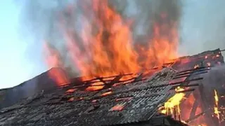 В Брянском районе загорелся частный сарай