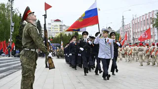 В Брянске прошел торжественный марш 