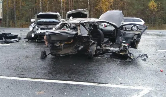В жуткой аварии под Брянском пострадали мужчина и девушка