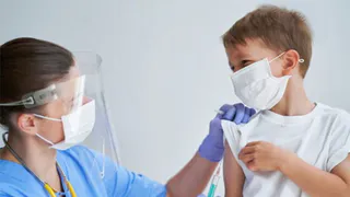 5200 детей вакцинируют от коронавируса в Брянской области