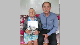 В Брянской области ветерана труда Ольгу Сидоренко поздравили с 97-летием