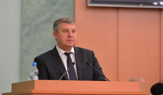 Губернатор Александр Богомаз поручил включить отопление в социальных объектах Брянска