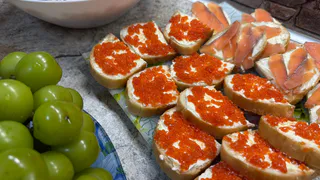 Красная икра по 115 рублей удивила: в чем подвох необычного продукта из «Светофора»