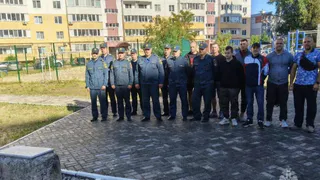 В Брянске пожарные почтили память товарищей, погибших при тушении пожара 26 лет назад