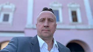 Брянский Депутат Иванов призвал наказать Инстасамку и Шнурова за издевательство над лозунгом «Русские, вперед»