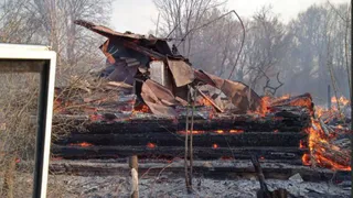 В Климовском районе сгорели жилые дома после атаки ВСУ