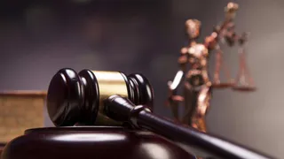 Брянскую чиновницу с дочерью осудили за аферу с чернобыльским жильем