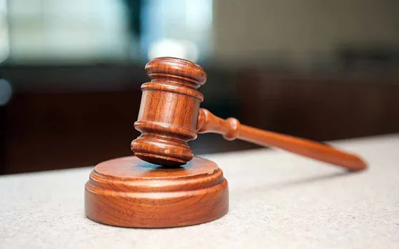 Брянца приговорили к 3,5 годам колонии за избиение полицейского и односельчанина