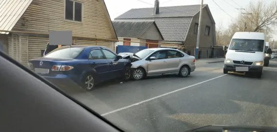 Серьёзная авария парализовала движение в Брянске