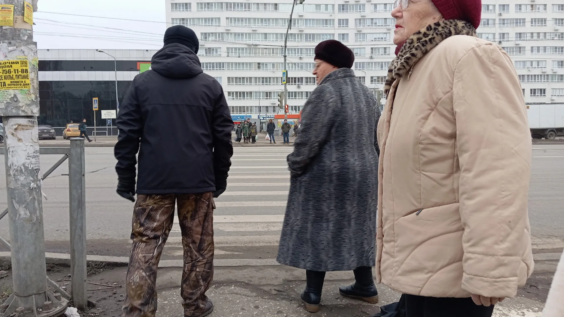 В Сельцо Брянской области пенсионеров научили защищаться от телефонных мошенников