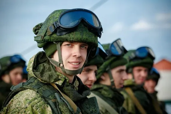 Государственная Дума приравняла добровольцев к статусу контрактников