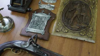 Брянские таможенники пресекли контрабанду антиквариата из Великобритании