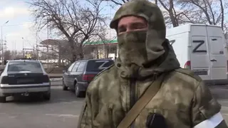 Российские военные вернули жителям Мелитополя изъятые националистами машины