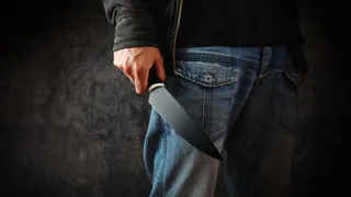 Житель Клетни зарезал в магазине жену и ударил полицейского