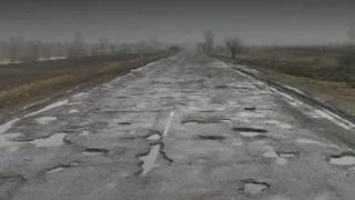 В Брянске вместе со снегом начал таять асфальт