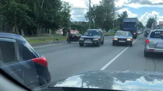 В Брянске на литейной произошло столкновение мотоцикла с авто