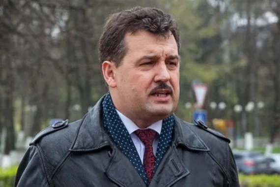 Депутат Архицкий прикрыл депутата Павлова в скандале с деньгами