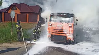 В Клинцах Брянской области потушили загоревшийся грузовой автомобиль