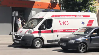 В Брянске 38-летний водитель погиб после столкновения автомобиля с электроопорой