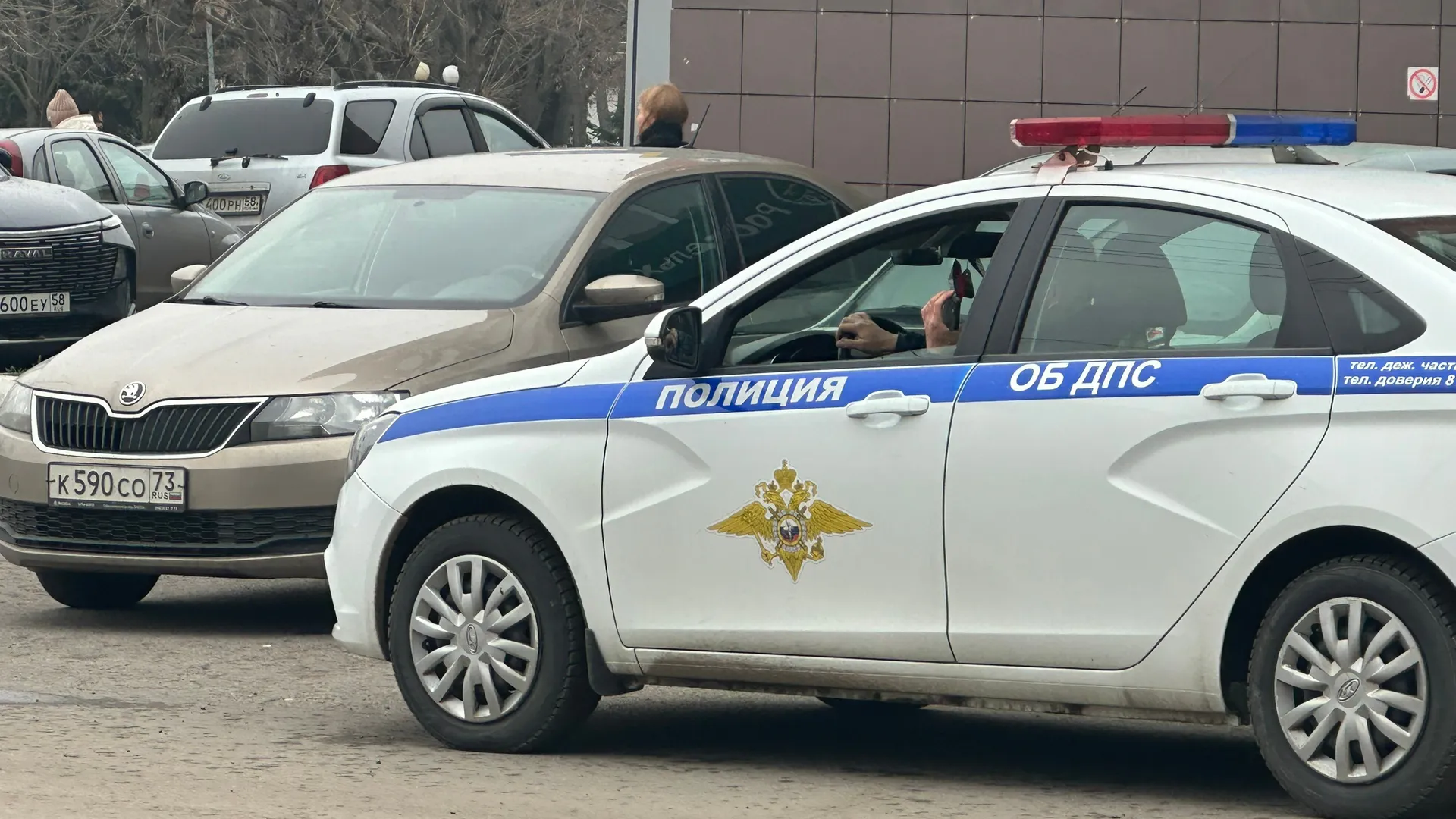 Водителям поставили точку в споре о «зебре»: ждать, пока пешеход полностью перейдет дорогу, больше не нужно