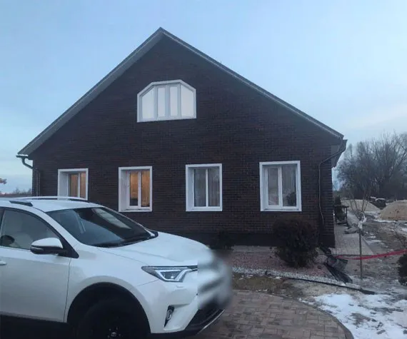 У клинцовского пенсионера украли 1,1 миллиона рублей и украшения