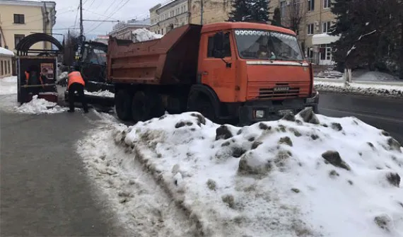 В мэрии Брянска объяснили нечищеные дороги природной аномалией