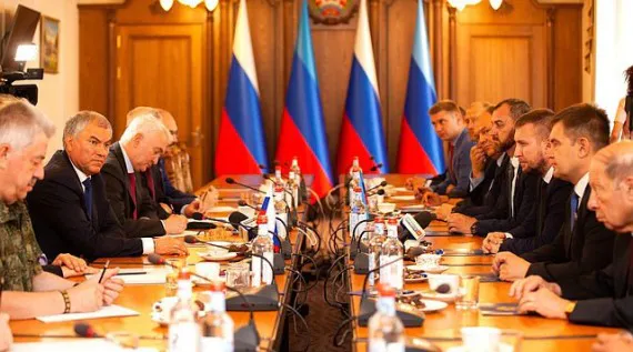 Председатель ГД РФ Вячеслав Володин посетил Луганск