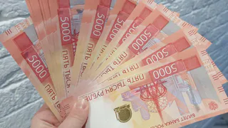 В Брянской области две пенсионерки отдали мошенникам 585 тысяч рублей через курьера