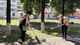 Более 500 жителей Брянска вышли наводить чистоту на восьми улицах
