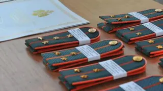В Брянске сотрудникам МЧС вручили награды ко Дню России