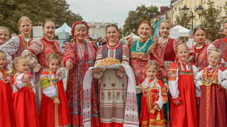 Сохранить историю: молодежи рассказали, как веками формировались обряды на Брянщине