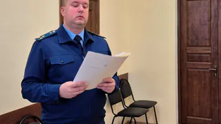 Прокуратура в Брянске помогла 85-летней женщине взыскать деньги с мастера