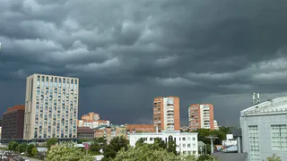 Свинцовое небо, грозовой фронт и ливень стеной: синоптики рассказали, в какой день в Брянске ударит стихия
