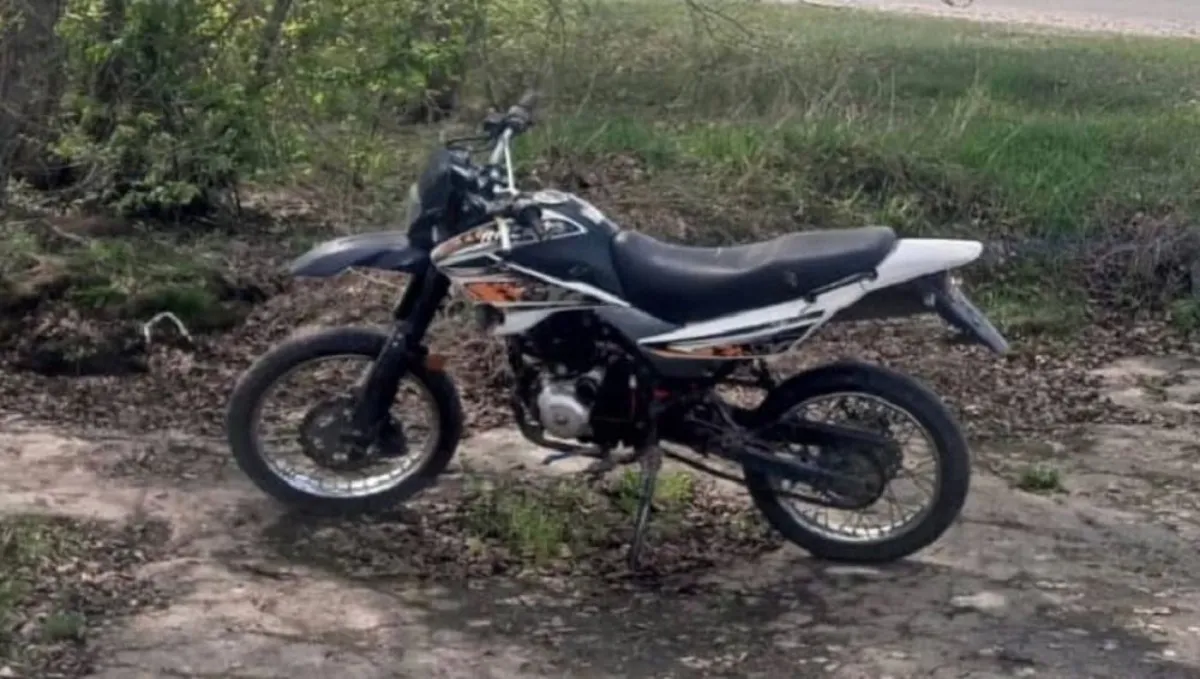 В Стародубском округе пожилой водитель мопеда попал под грузовик