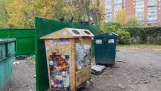 В Брянске на загруженных остановках установят более вместительные контейнеры для мусора