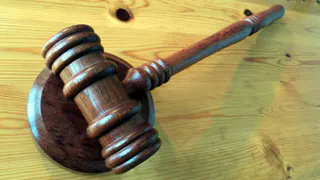 В Брянской области с подрядчика взыскали 219 тысяч рублей за сорванное благоустройство сквера